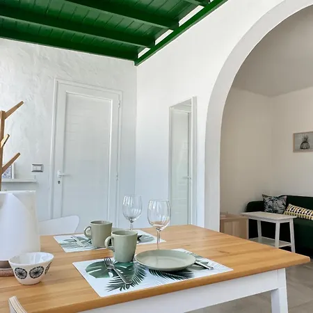 Happy Casa Apartment Tias